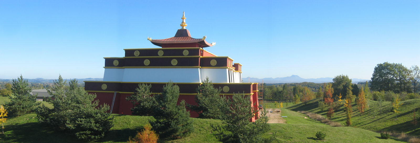 Der Tempel in Dhagpo Kündröl Ling, Le Bost